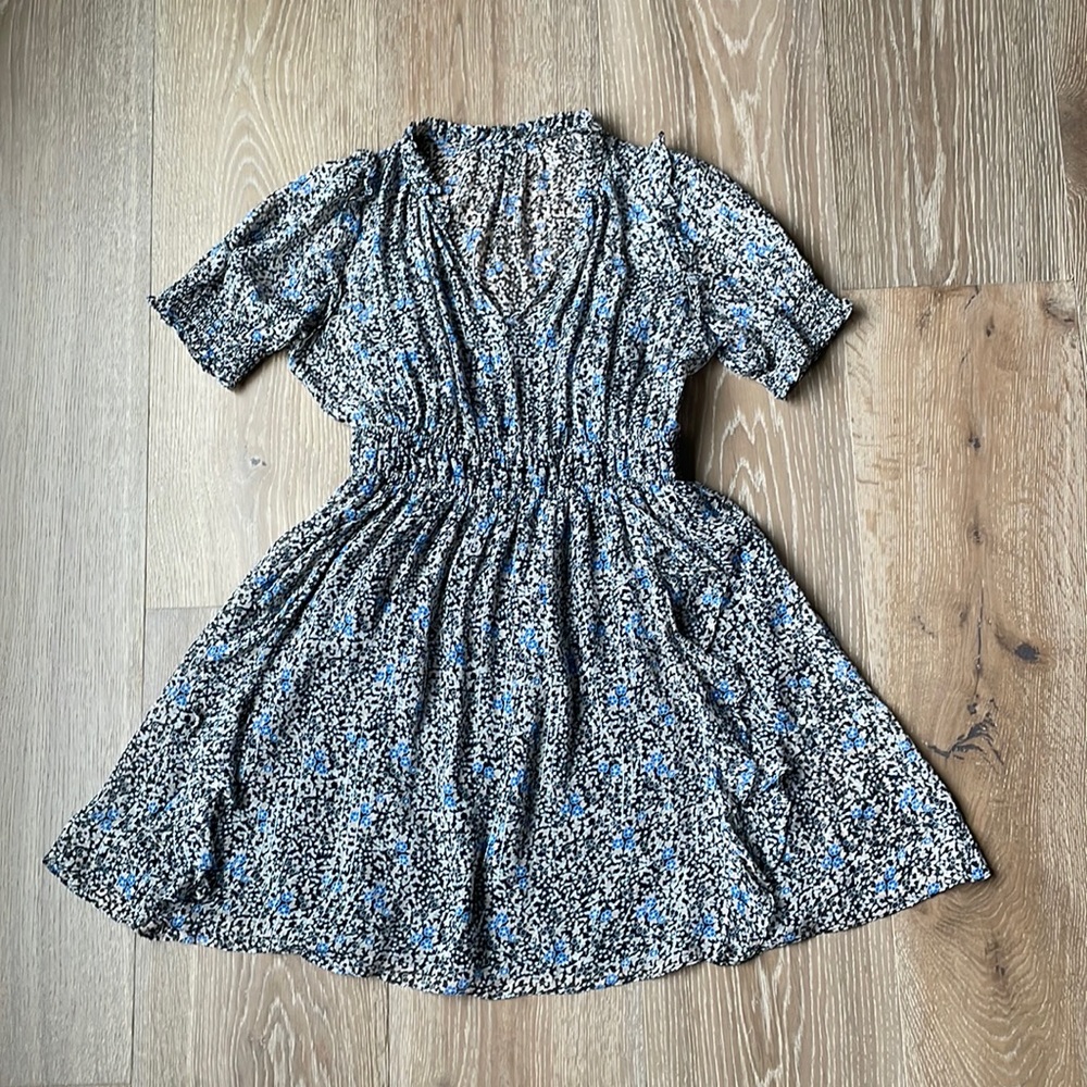 LIKE NEW💙SHOSHANNA silk floral dress